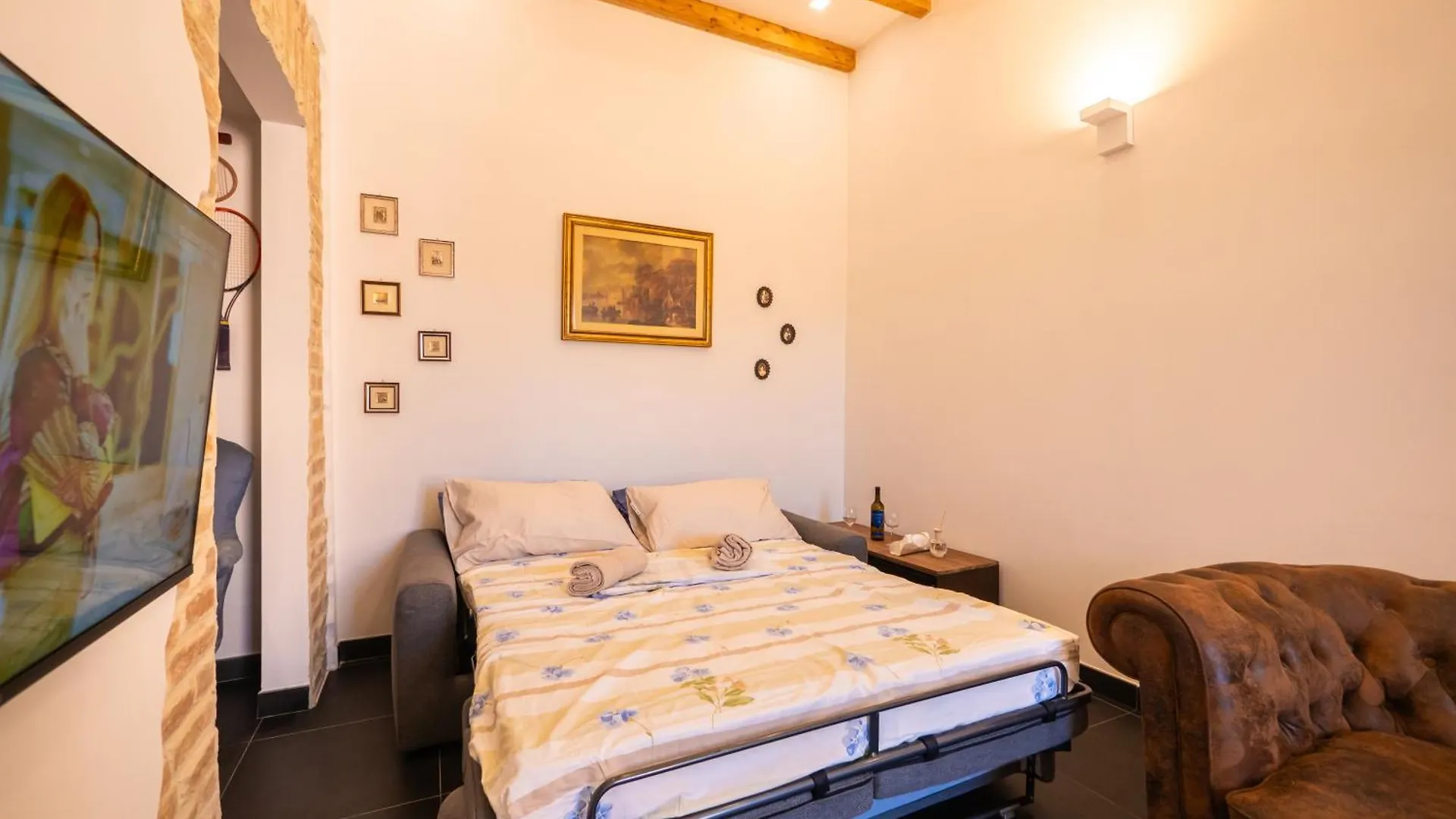 Conte Green House - 2 Apartments Rome 0*,  Italy